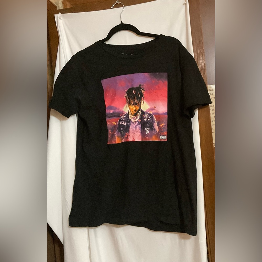 Juice world: men’s short sleeve juice world legends never die black tee shirt.
